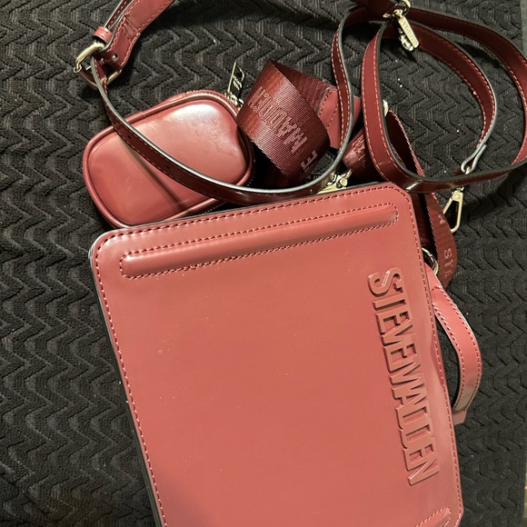 Steve Madden Shiny Burgundy Crossbody Bag - Picture 4 of 4